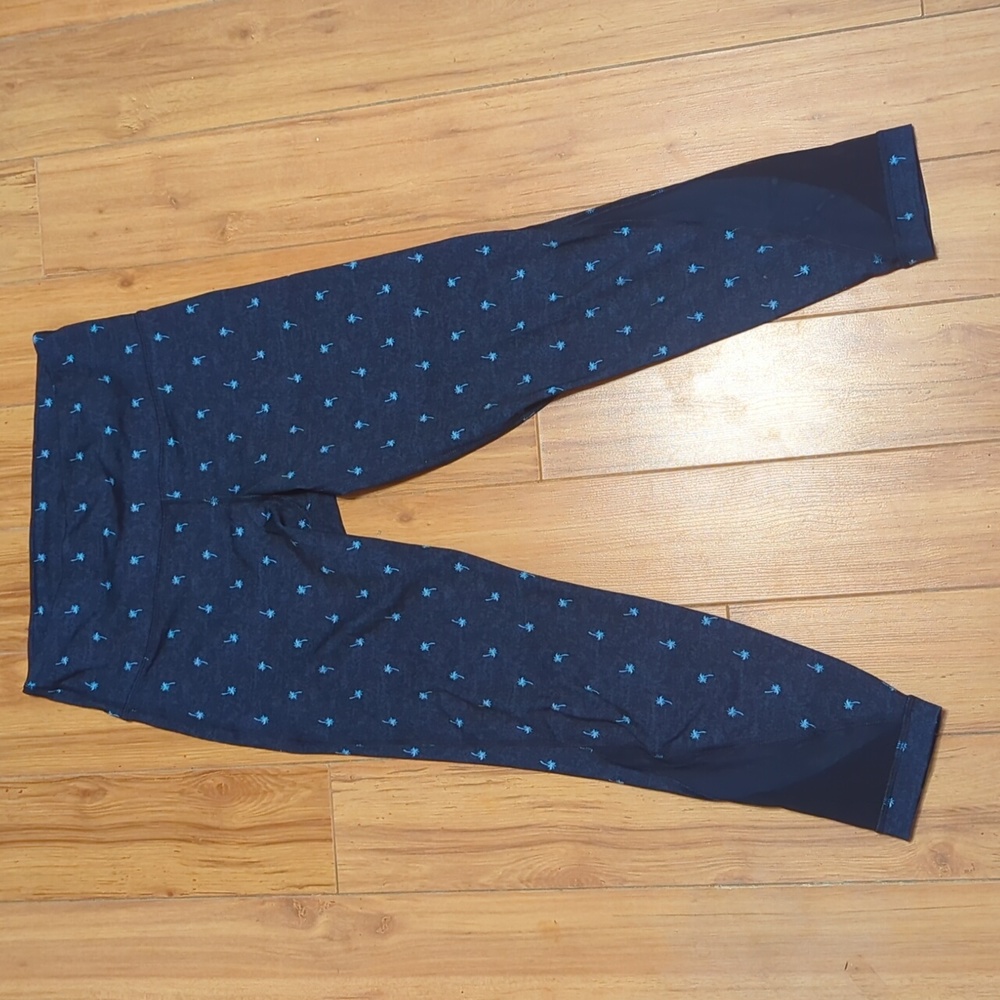 Old navy active wear leggings size large Blue With Palm Tree Design